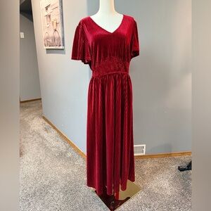 MBROKETTY Red Velvet Pleated Maxi Dress – XL